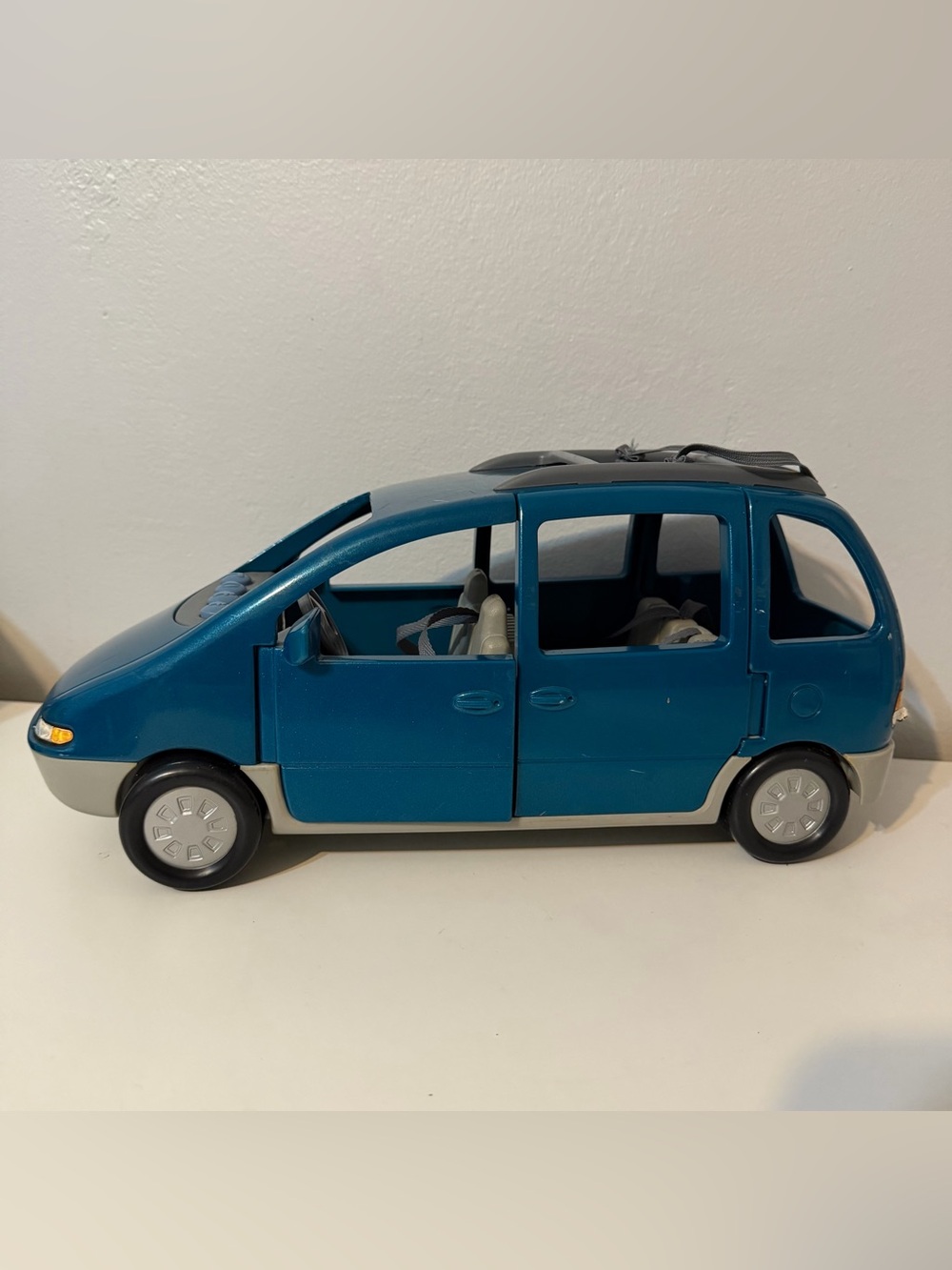 1999 Fisher-Price Loving Family Talk 'n Travel Minivan
